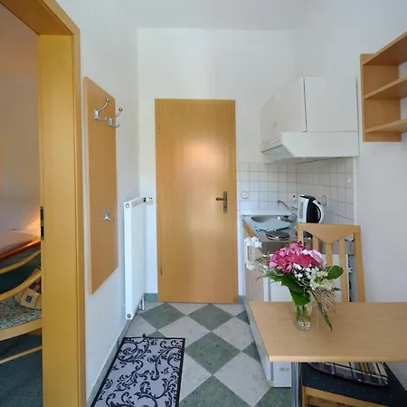 Mini-1-raum-apartment Mit Eigenem Eingang شقة