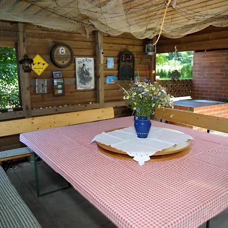 Mini-1-raum-apartment Mit Eigenem Eingang 公寓 巴特多布兰