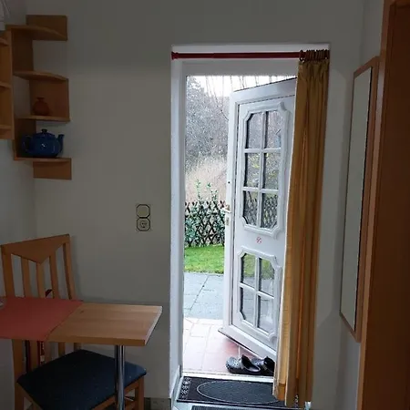 Mini-1-raum-apartment Mit Eigenem Eingang 巴特多布兰