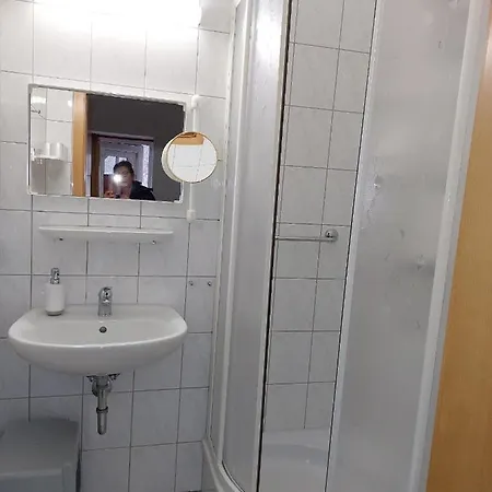 Mini-1-raum-apartment Mit Eigenem Eingang 巴特多布兰