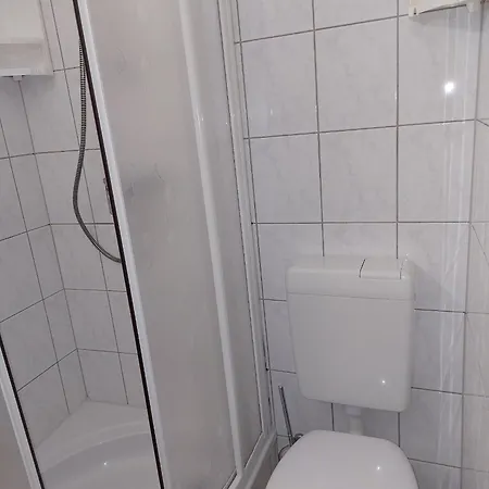 Mini-1-raum-apartment Mit Eigenem Eingang Appartamento